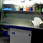 Punktuelle Schmutzentfernung Chemische Reinigung